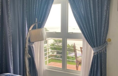 Cara Courts, Claxton Bay