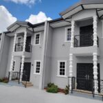 Lynton Gardens, D’abadie