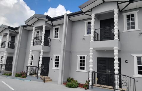 Lynton Gardens, D’abadie