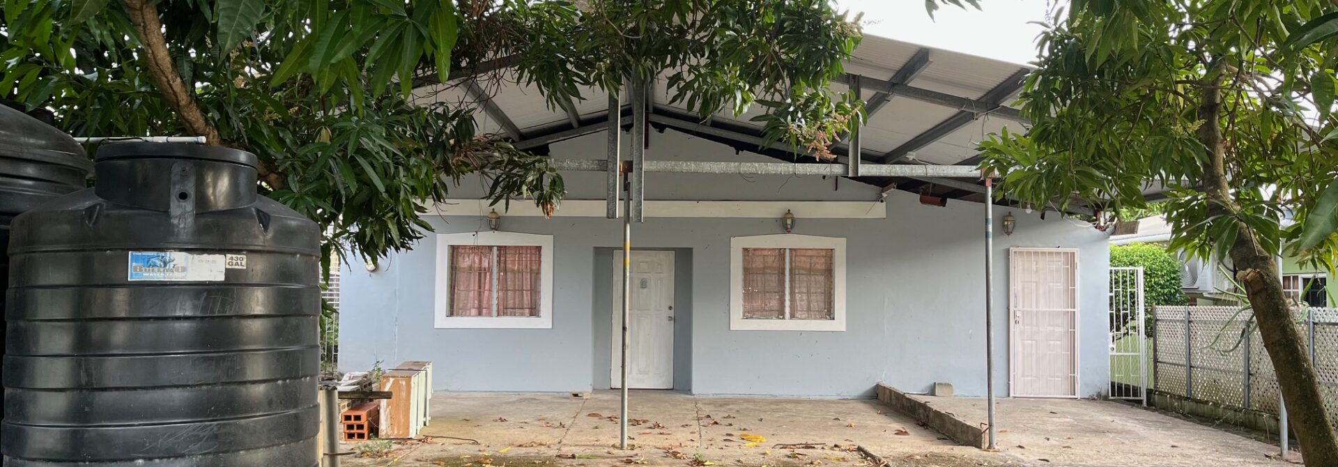 FIXER UPPER FOR SALE: Tacarigua