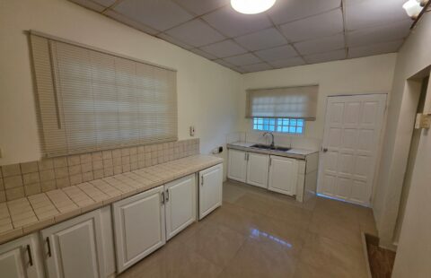 UNFURNISHED (2) BEDROOM APARTMENT