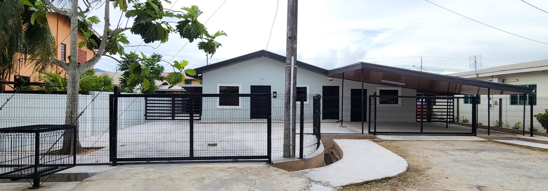 FOR SALE: La Paille, Caroni